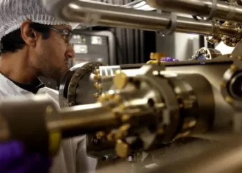 Науковці створили квантовий матеріал, який “витягує” водень з сонця й води