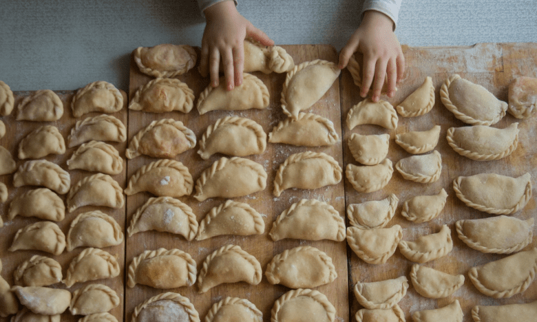 Не лейте это в кастрюлю – замешайте в тесто: один ингредиент сделает вареники шикарными