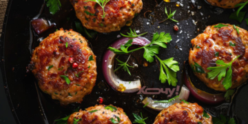 Одна ложка в фарш – и котлеты станут королевскими: хитрый трюк поваров