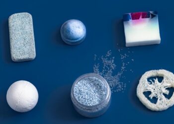 Вбиває наліт за лічені хвилини: що може вимити таблетка від посудомийної машини