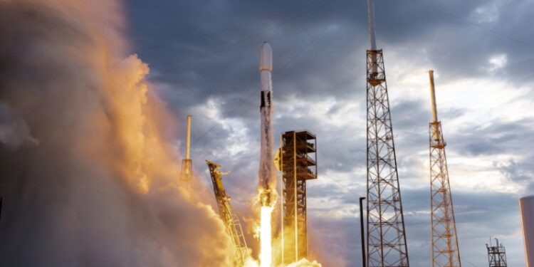 Ветеран SpaceX заявив, що може перетворити воду на ракетне паливо