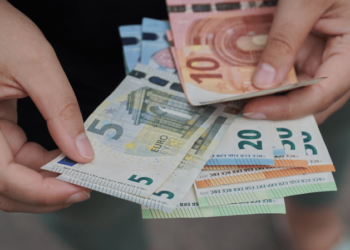 В’їзд в ЄС стане платним для громадян України: за що братимуть 20 євро