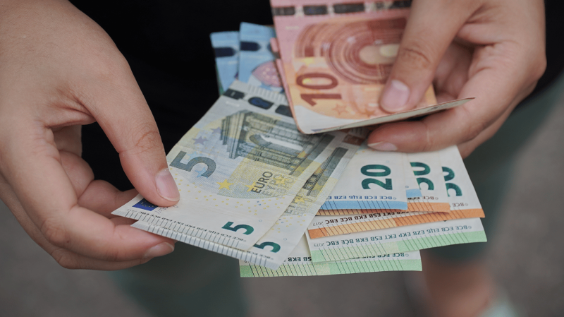 В'їзд в ЄС стане платним для громадян України: за що братимуть 20 євро