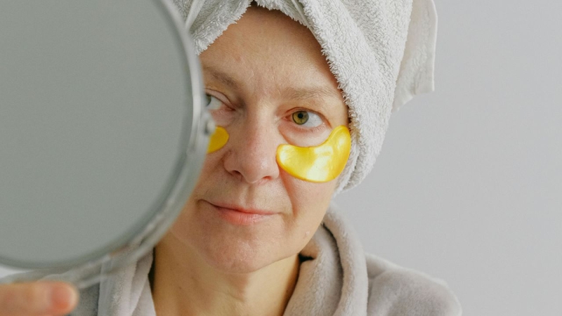 7 міфів про антивіковий догляд: як застарілі правила заважають мати гарний вигляд в 50+