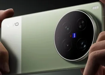 Новий король фотофлагманів: представлено Vivo X300 Ultra — перший смартфон з двома 200 Мп сенсорами та вражаючим набором аксесуарів