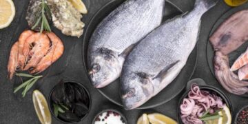 Это “останавливает время”: назвали морепродукты, которые можно покупать только из морозильной камеры