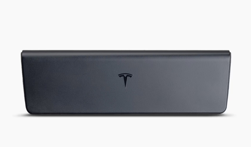 Tesla випустила фірмовий USB-хаб для Model 3 та Model Y, який підходить лише для останніх моделей