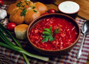 Хоч і без м’яса, але дуже смачний: наваристий пісний борщ варю 30 хвилин