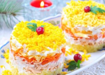 Лучшая “Мимоза” готовится так: рецепт идеального салата к празднику  (РЕЦЕПТ)