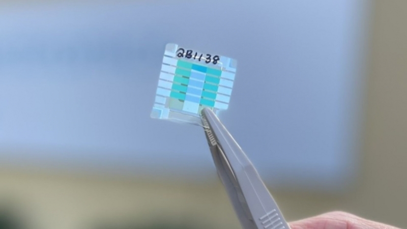 Митєво заряджатиме електрокари: дослідники створили перший прототип бездротової квантової батареї