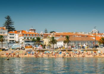 На море в травні: сім пляжних напрямків Європи, де наприкінці весни достатньо тепло для купання