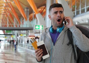 На туристів чекає неприємний сюрприз: Bloomberg про ціни на авіаквитки цього року