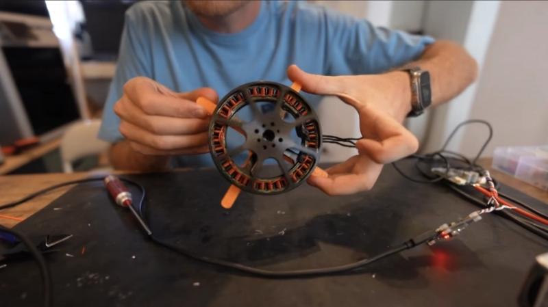 Найефективніший RC-дрон у світі літає 3,5 години на одному заряді