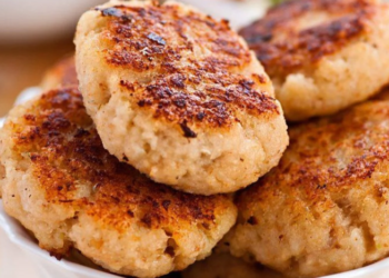 Отнюдь не хлеб: 4 шикарные альтернативы, которые помогут приготовить гору котлет из горсти фарша