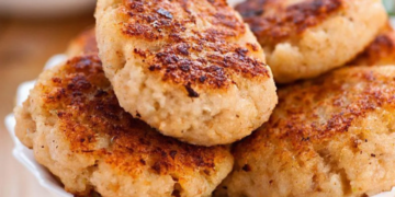 Отнюдь не хлеб: 4 шикарные альтернативы, которые помогут приготовить гору котлет из горсти фарша