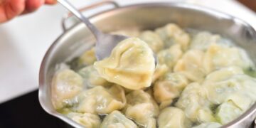 Почему пельмени слипаются, развариваются и теряют вкус: самая большая ошибка приготовления