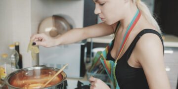 Правильный способ приготовления бульона: будет чистым, как слеза, и не нужно собирать пену