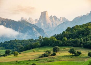 Приголомшливий гірський хребет в Іспанії визнали найкрасивішим місцем у світі в 2026 році