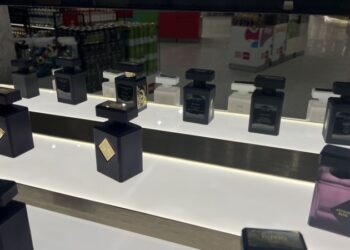 Ви неправильно наносите парфуми! Експерти розкривають помилки, яких припускаються жінки