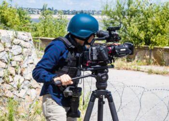 Від шифрів до контрабанди: як журналісти висвітлюють події в Ірані без інтернету