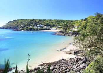 Відкрилася найдовша у світі прибережна пішохідна стежка