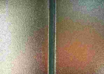 Делікатний догляд: як відчистити матове скло від плям, щоб не зіпсувати його