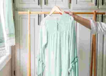 Чому електризується одяг та що робити, щоб цього уникнути