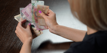 Допомога від держави у травні: хто з українців отримає 2000 грн