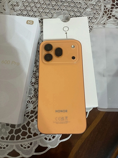 Honor 600 Pro: коли iPhone 17 Pro зустрівся з батареєю на 9000 мА/г