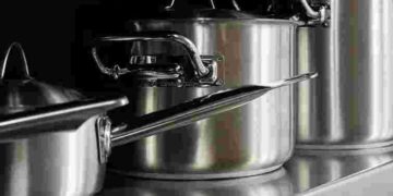 Не пошкодите поверхню: як безпечно помити каструлю з нержавіючої сталі