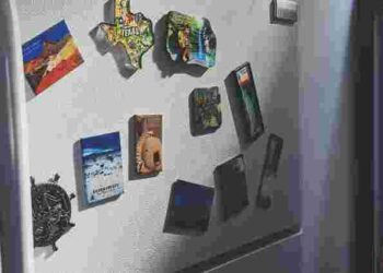 Холодильник почав гудіти: коли це норма, а коли – серйозна проблема