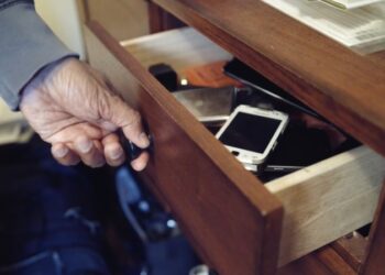 Чому старий смартфон не варто просто залишати в шухляді