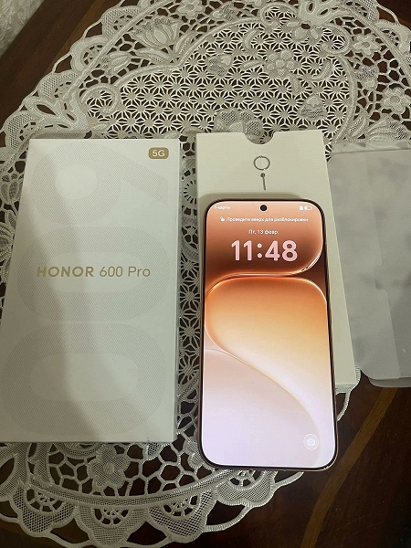 Honor 600 Pro: коли iPhone 17 Pro зустрівся з батареєю на 9000 мА/г