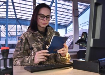 Переїзд за кордон: що вимагає від українців Податковий кодекс у 2026 році