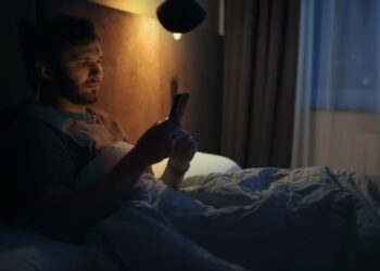 Що буде, якщо не вимикати Wi-Fi на телефоні на ніч