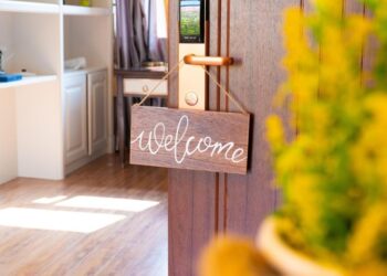 Booking попередив про витік даних клієнтів: що потрапило до рук шахраїв