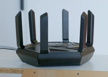 Як правильно розташувати антени роутера, щоб Wi-Fi був сильнішим