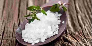 Оберіг від усіх бід на цілий рік: навіщо і як готують четвергову сіль