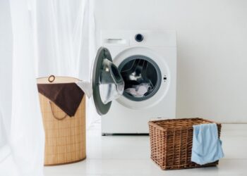 Цвіль у пральній машинці не “взяла” жодна хімія: який народний засіб допоміг