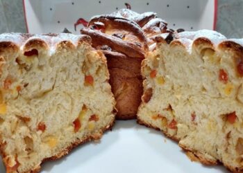 Добавите неправильно — паска высохнет: как на самом деле класть изюм в тесто