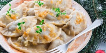 Две ложки – и вареники больше не слипнутся: секрет, с которым блюдо будет идеальным