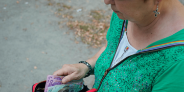 Українцям можуть ще раз підвищити пенсію до кінця року: кого стосується