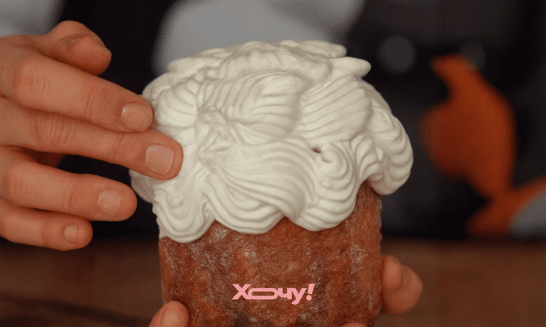 Эта дешевая смесь спасет: чем посыпать паску, чтобы глазурь мгновенно перестала липнуть (ВИДЕО)