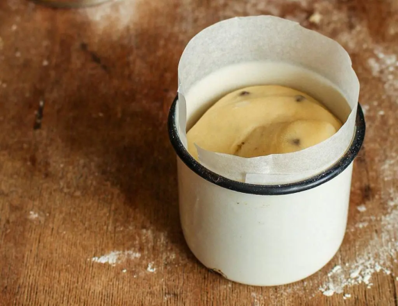 Главная ошибка Пасхи и "секрет лампочки": почему тесто на паски не поднимается