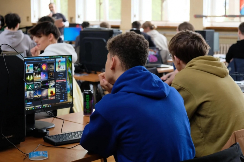Інформатика мрії: учнів польської школи вчать оверклокінгу зі спонсорами та призами