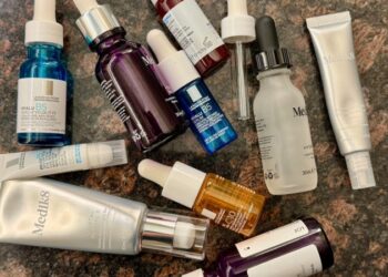 Як правильно користуватися сироватками, щоб не перевантажити шкіру