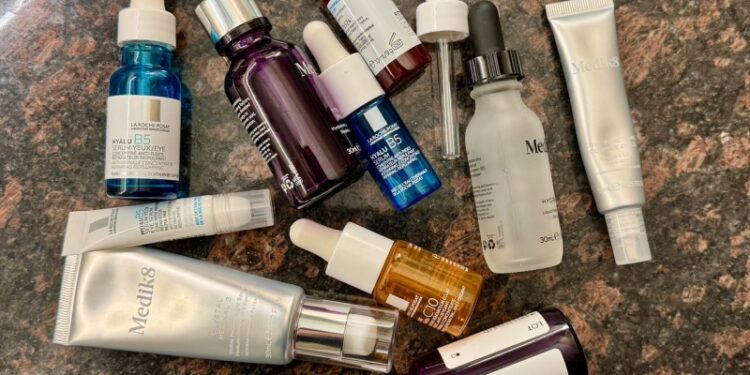 Як правильно користуватися сироватками, щоб не перевантажити шкіру