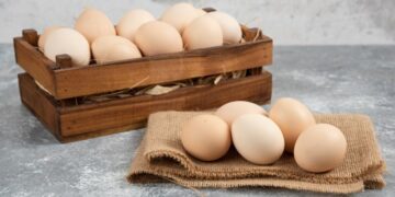 Мыть или не мыть? Мартыновская рассказала, что на самом деле делать с яйцами (ВИДЕО)