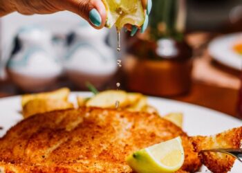 Найсмачніший кляр для риби: хрусткий зовні й ніжний всередині – один секретний інгредієнт