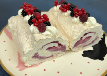 Не выбрасывайте это сокровище: 3 шикарных рецепта сладкого из белков, оставшихся после пасок (ВИДЕО)